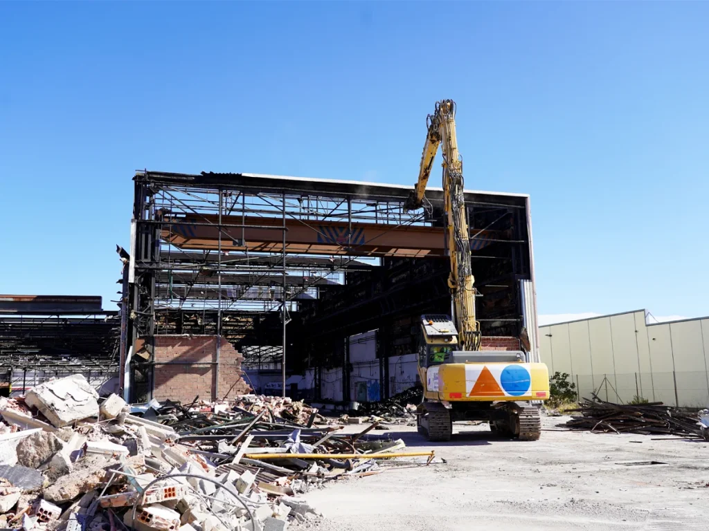 Demolición de un edificio de viviendas en Albacete adjudicado a Deltapunt
