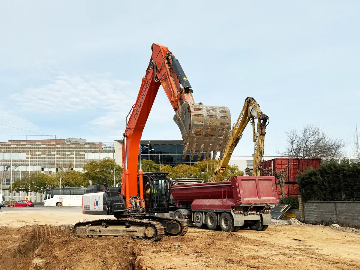 Limpieza de nave adjudicada a Deltapunt en Cornellà